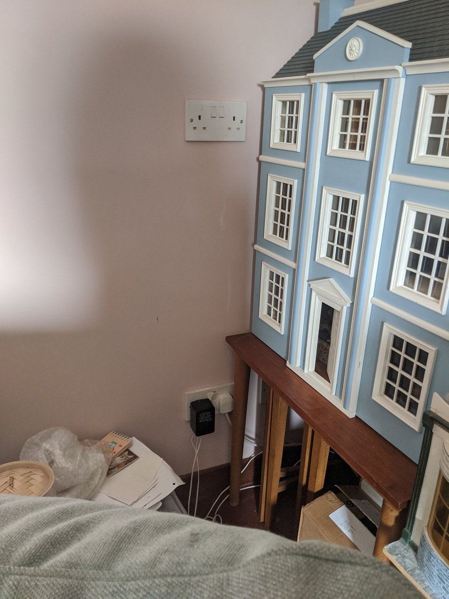 AlchemicSoi's tweet photo. Being at home a lot has really made me appreciate how inconveniently placed all my sockets are. https://t.co/gWSTwPhg0l