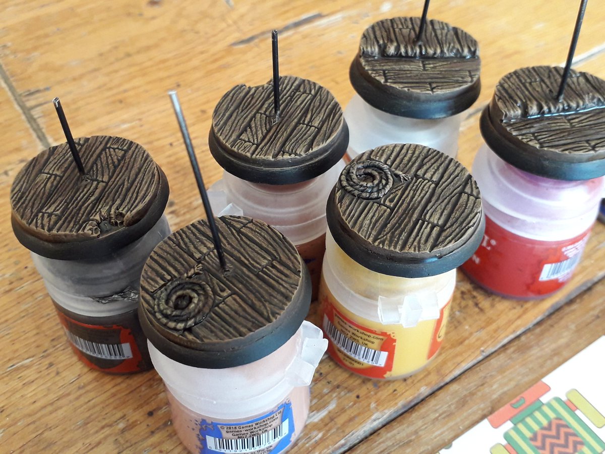 InAHidingPlace's tweet photo. I'm actually doing some painting! Just some bases ready for my Aetherwing parrots. #Warmongers #PaintingWarhammer #WePaintMinis #PaintHammer2020 #CitiesOfSigmar #Anvilguard https://t.co/XYktuDXjCa
