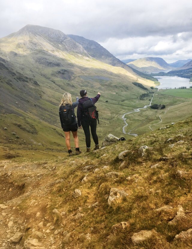 Catstycam's tweet photo. Great memories of a fantastic day on the fells with @Rambler_Jan 😊
#warnscalebothy
#innominatetarn
#hayystacks https://t.co/FdXkpIy07Y