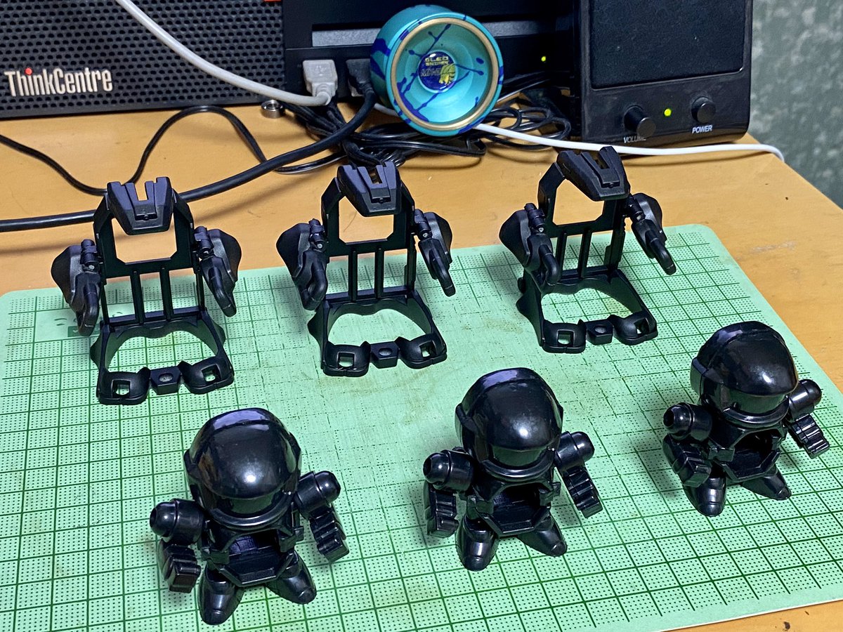 次のプロジェクトのため、アニメ版ブラックビーダマン3機おろしました