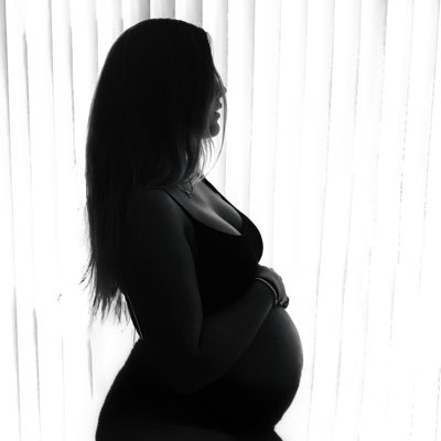 01MeganWarren's tweet photo. Hello third trimester, goodbye feet 💙

https://t.co/XVo0E4k6UC https://t.co/8VpT0paOlU