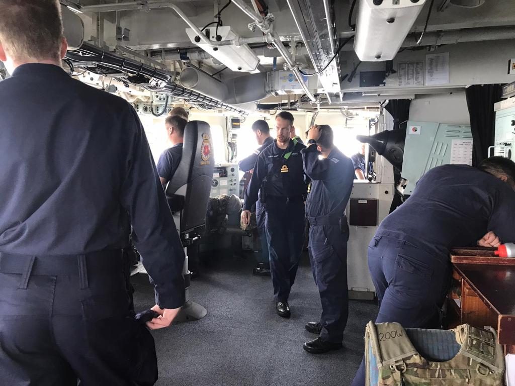HMSMontrose's tweet photo. .@HMS_Montrose Starboard Crew conducting a routine ‘crash on deck’ exercise to practice their reactions to an aircraft emergency @RoyalNavy #MTROStbd #bridgereactions #incidentboard #supportparty #beforesocialdistancing https://t.co/MHfzEPN4nh