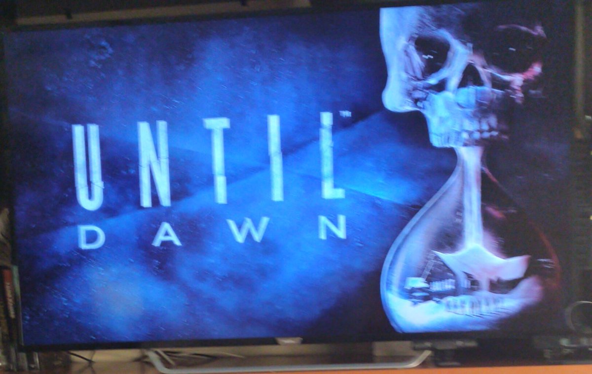 Morrigan_HS's tweet photo. Ayer empecé a jugar al Until Dawn y estoy enganchadísima. De momento ya se me han muerto dos 😂 
Ya os iré contando cuántos me sobreviven 😂👌 https://t.co/6Axp8x3az4