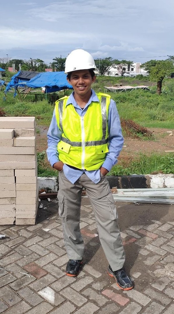 Ada yang gelap, tapi bukan awan...😂