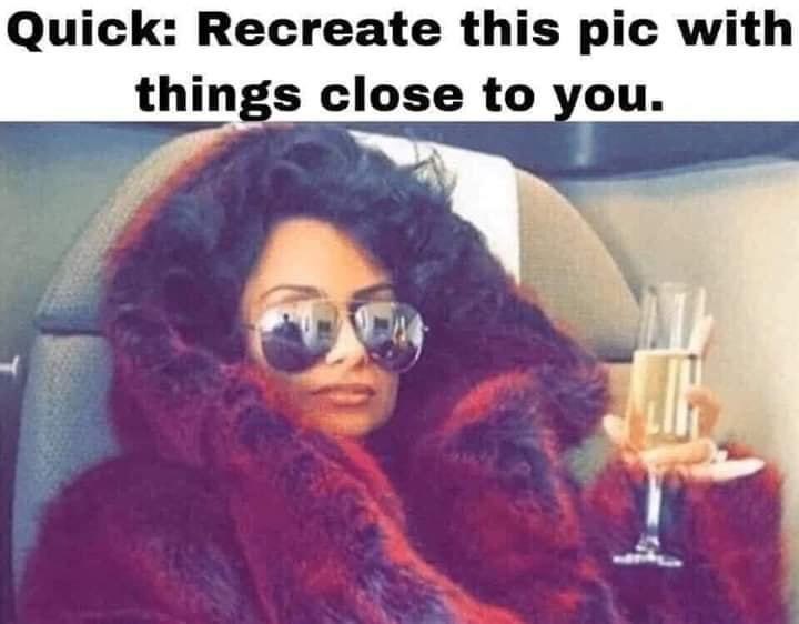 JediGoddess's tweet image. Rona Bougie #CoronavirusPandemic #QuarantineLife #LaughterIsGood #Lysol @amyschumer @KristenBell