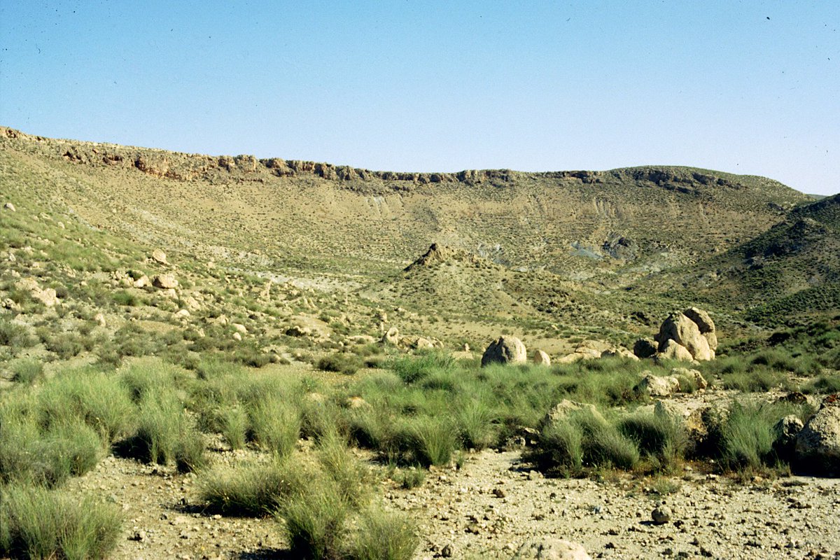 ... by hundreds of students but its geology isn't so well known. El Hoyazo is UNIQUE in the world for the understanding of crustal anatexis and origin of peraluminous melts, and was prophetically defined by Zeck (1970) as an "erupted migmatite"! Here the "caldera", actually a...