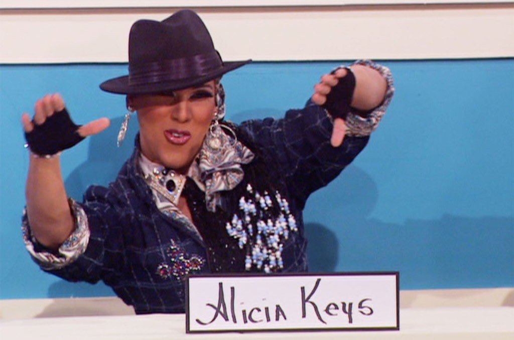 Ooh, bonus round! I couldn't do this without acknowledging the most iconic snatch game performance of all time. That's right! Its Alexis Mateo as a pregnant, lesbian Alicia Keys!  @AlexisMateo79