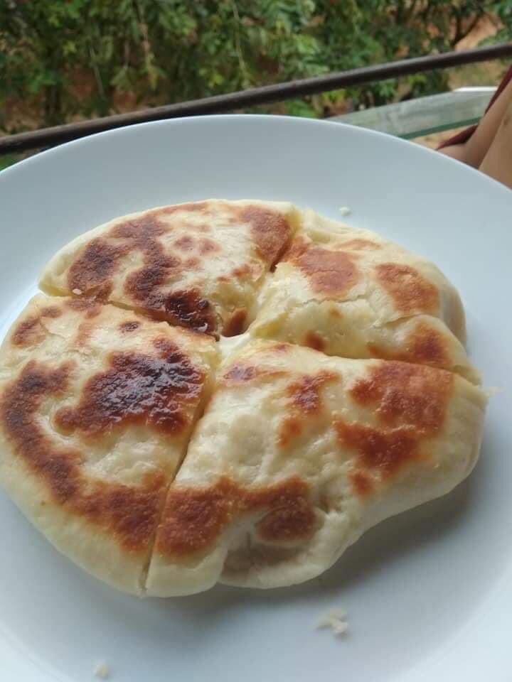 MalaysianFoods's tweet photo. Resepi Nan cheese Mozarella Tarik

Bahan²;

2 cwn tepung gandum
1 �� sudu besar yis
2 sudu besar marjerin
2 sudu besar gula
1 sudu besar susu pekat manis
¾ cawan air suam
Secubit garam
Cheese mozarela https://t.co/qNd3xJ3319