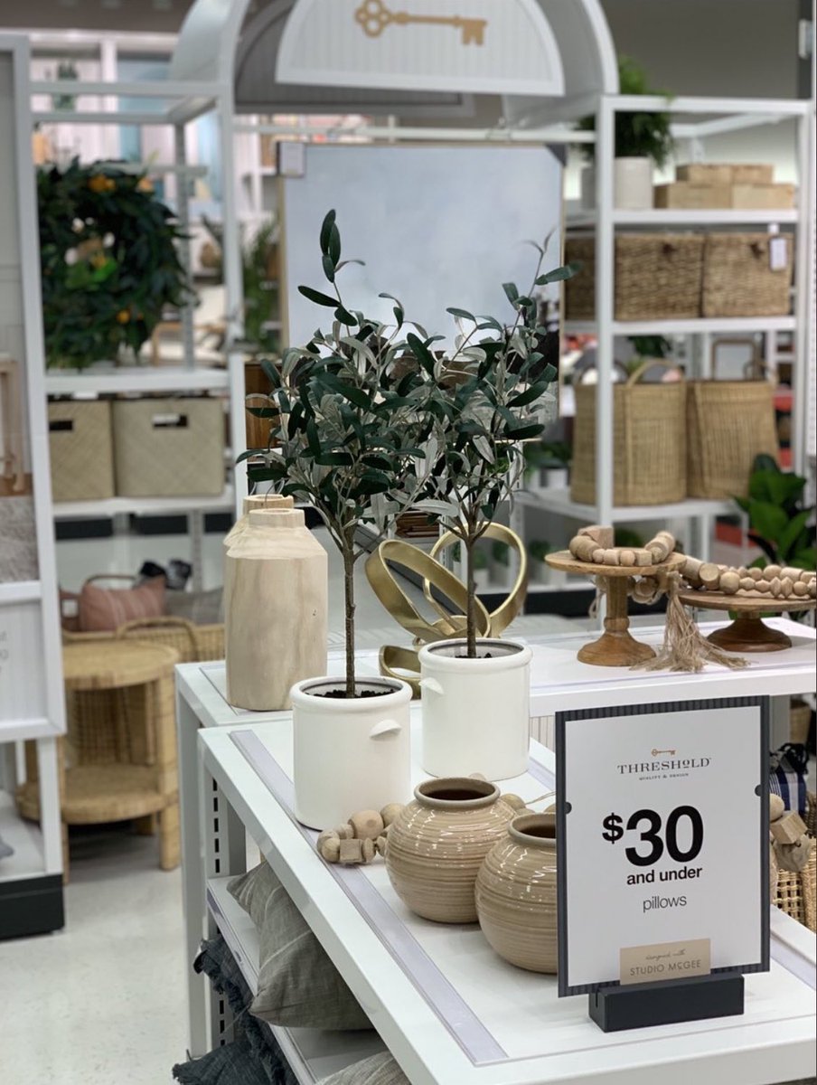 TalynMParker's tweet photo. @Target new partnership is here with Target Threshold - designed with Studio McGee. The Studio McGee collection brings elevated pieces at a incredible value to your home ! Now let’s add alittle touch to yours 🥰. https://t.co/7uzUYBhR1t