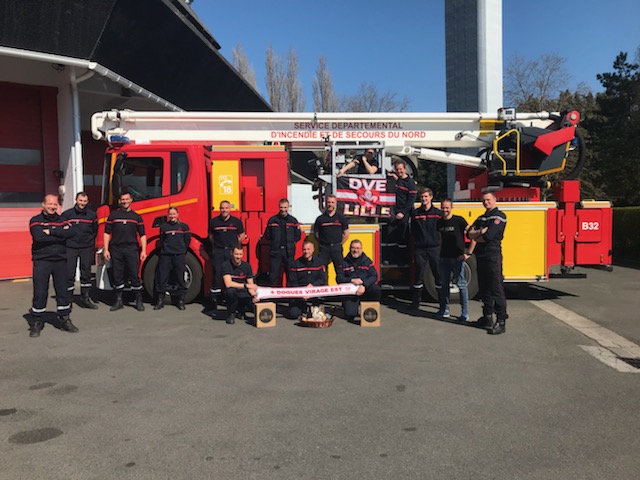 Sdis59's tweet photo. Vos comportements changent, pas votre générosité !!

Le président des DVE (Dogues Virage Est) apporte des paniers garnis aux sapeurs-pompiers et personnels soignants.

MERCI #générosité https://t.co/8bnTE22qGI