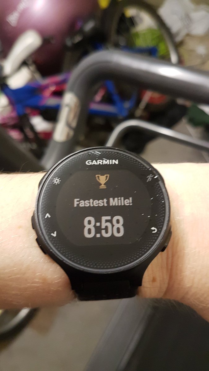 klsimcox's tweet photo. Felt good to get running this weekend, mentally prepared for another tough week ahead. On a positive it's only 4 day working week 😜💕 #thismumruns #virtualrunneruk #WorkingFromHomeLife #ParentingInLockdown #StayAtHomeSaveLives https://t.co/Eo4K88nXdp
