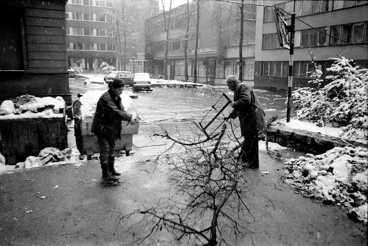 Life and death in a besieged  #Sarajevo.