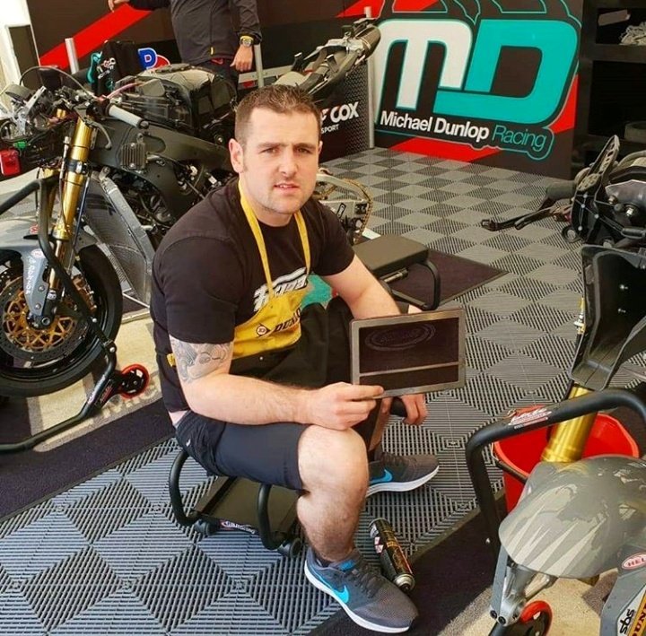 JAM_JAPAN_com's tweet photo. 伝統の公道レースマン島TT🇮🇲
manTTライダー”MichaelDunlop“
そんな彼のマシン
BMW-S1000RRには
MWRエアフィルター&HELperformanceを使用しています。
2020年は残念ながらmanTTが
開催されないようです。
#MWR #HEL #manTT
#エアフィルター #ブレーキ
#JAM #公道 #高性能 https://t.co/Rgvd2qSkdf https://t.co/vOzmrRl171