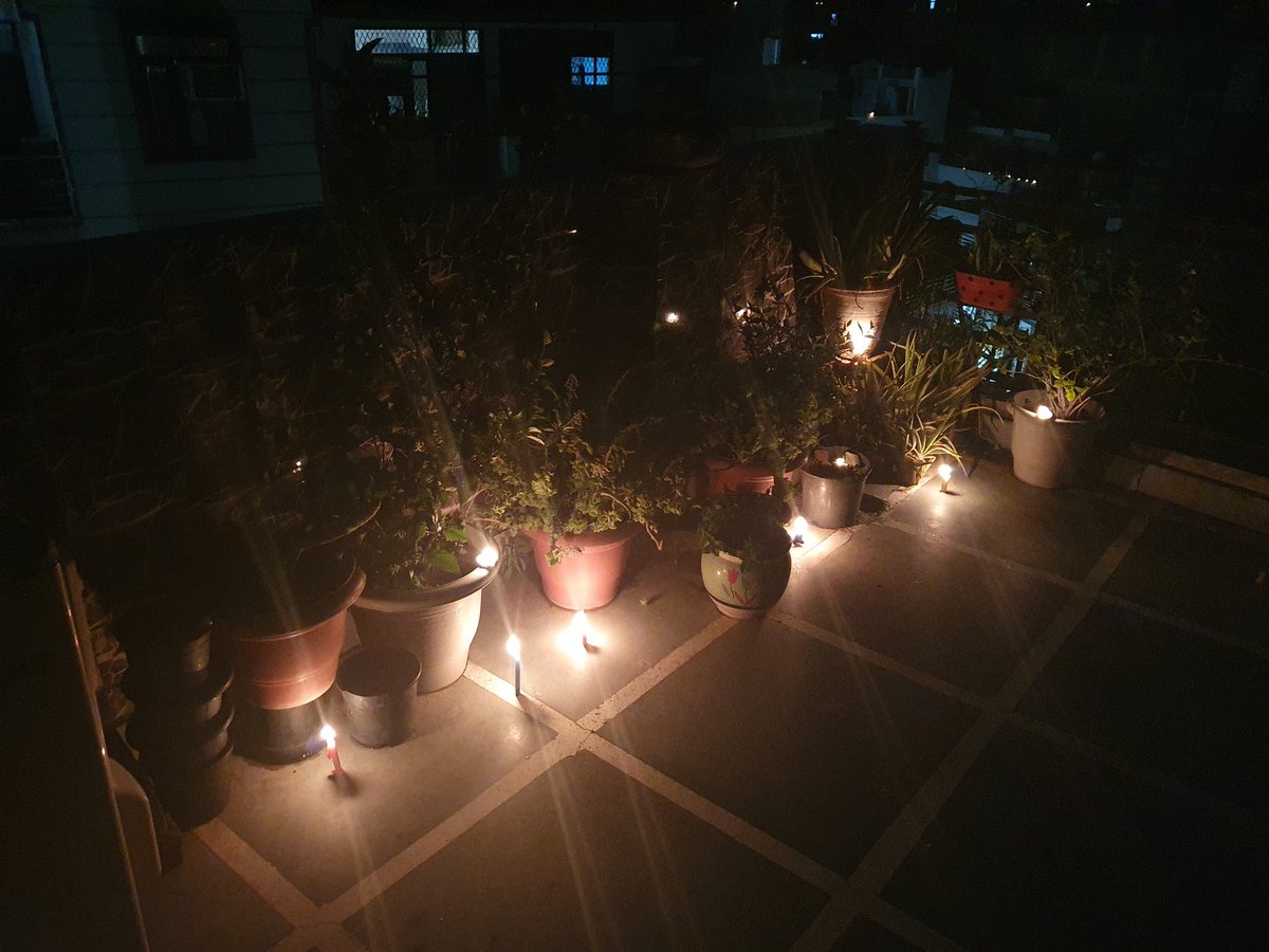 aarti_singhbjp's tweet photo. #PHOTO_ALBUM
इतिहास याद रखेगा इस दिन को जब पूरा संसार
डगमगा रहा था तब हिंदुस्तान जगमगा रहा था ..
#CORONA_जंग #भारत_मोदी_जी_के_संग
#कोरोना_भगाएंगे #दिवाली_लाएंगे
@narendramodi
@PMOIndia @ManojTiwariMP @siddharthanbjp @PrakashJavdekar @HMOIndia https://t.co/yshVGGFJHb