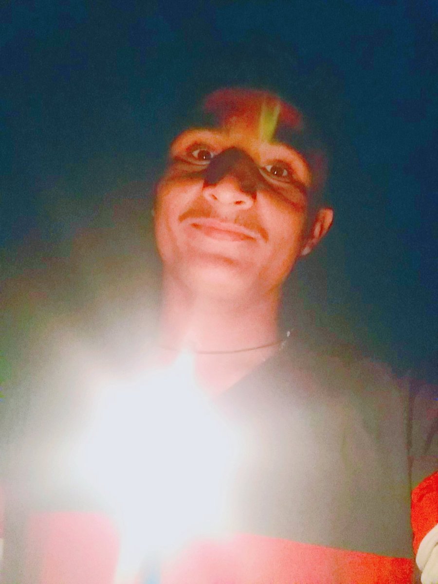 Im_keshav45's tweet photo. तमसो मा ज्योतिर्गमय।
🕯️🕯️🕯️
प्रधानमंत्री 
@narendramodi 
 के आह्वाहन पर देश के विश्वास और एकजुटता की शक्ति का अहसास करातीं तस्वीरें  #9बजे9मिनट
#IndiaFightsCorona #ABPnews #9pmDiwaliAtABP #9pm9minutes #GoCoronaGo #PMCaresFunds https://t.co/aVZSnH3wb4