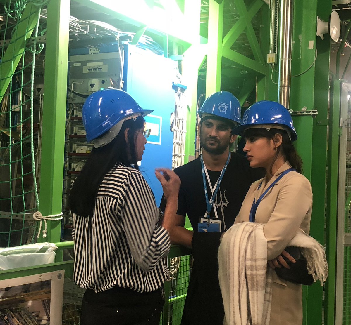 archanasharmagv's tweet image. Compete to win fab prizes, create a &quot;Large Hadron Rap&quot; like youtube.com/watch?v=j50Zss… with the condition that - Sounds, music, themes must be India based, Indian music, an Indian language, English subs @itsSSR @Tweet2Rhea do share! #DarkMatter #Antimatter @CERN  #LifeLabFoundation