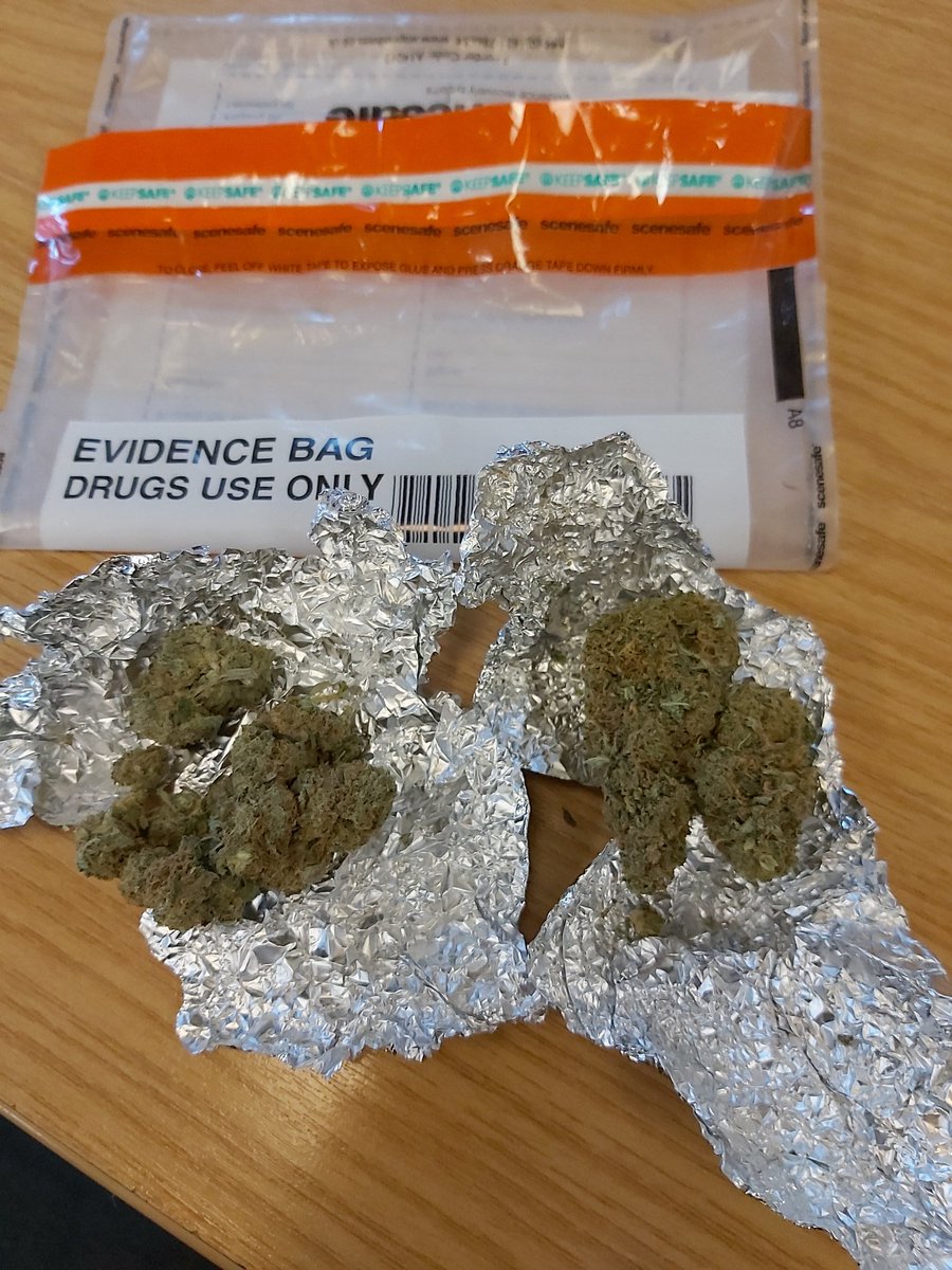 EPWitham's tweet photo. Today supporting @EPBraintree CPT in #Witham with #SCGreen, #SCMCCANN & @SCJakeMabey we assisted with a search of a person detained by officers & found this in their possession. Only just purchased & now seized by us. Person being dealt with & back out n patrol again. #WithamCSC https://t.co/l1eQPXbxUF