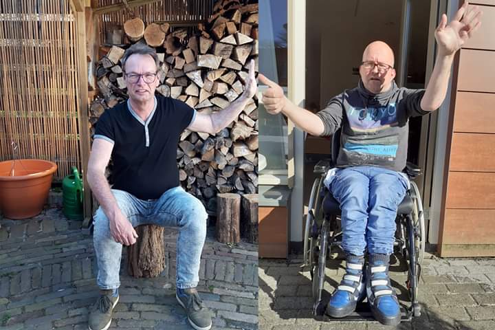 Omdat we al een poos niet samen kunnen zijn om te sporten maken we deze high five foto's. Zo zijn we toch een beetje bij elkaar. #zorgvoorelkaar #blijmetjevrijwilliger #playunified