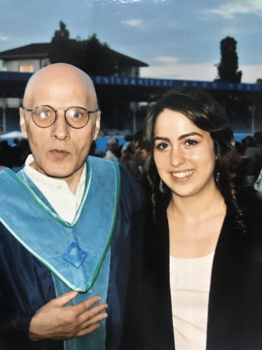 Eğitimime Felsefe alanında devam etmemde önemli etkisi olan, birçok dersini aldığım, öğretmeye ve öğrencilerine yaklaşımıyla kendisinden çok şey öğrendiğim sevgili hocam Johannes Fritsche’yi büyük bir hüzün ve derin bir saygıyla anıyorum...