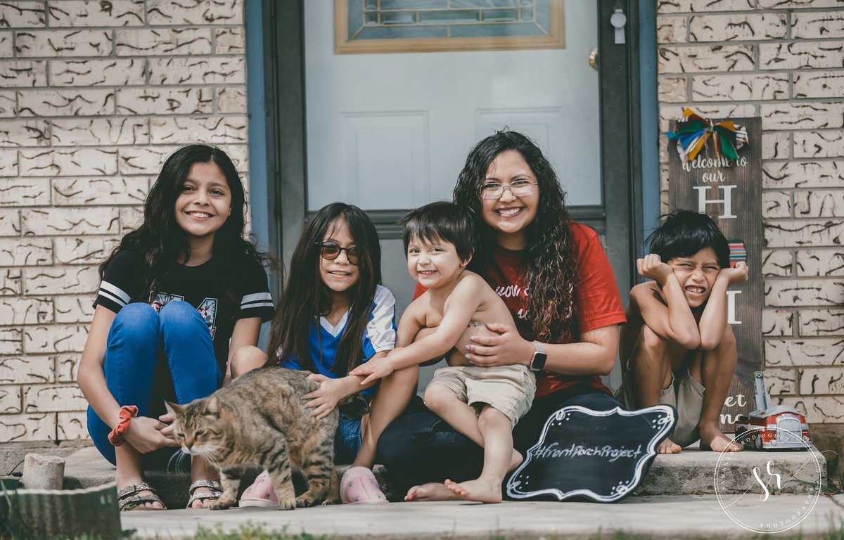 Camille_Teofila's tweet photo. #frontporchproject #singlemomof4 my world in one picture. 💜 I love how they are growing up into mature simple video game nerds and a couple of soccer players before I know it they will grow up! had to post just to pin it 🥰 https://t.co/YOG7KOikxS