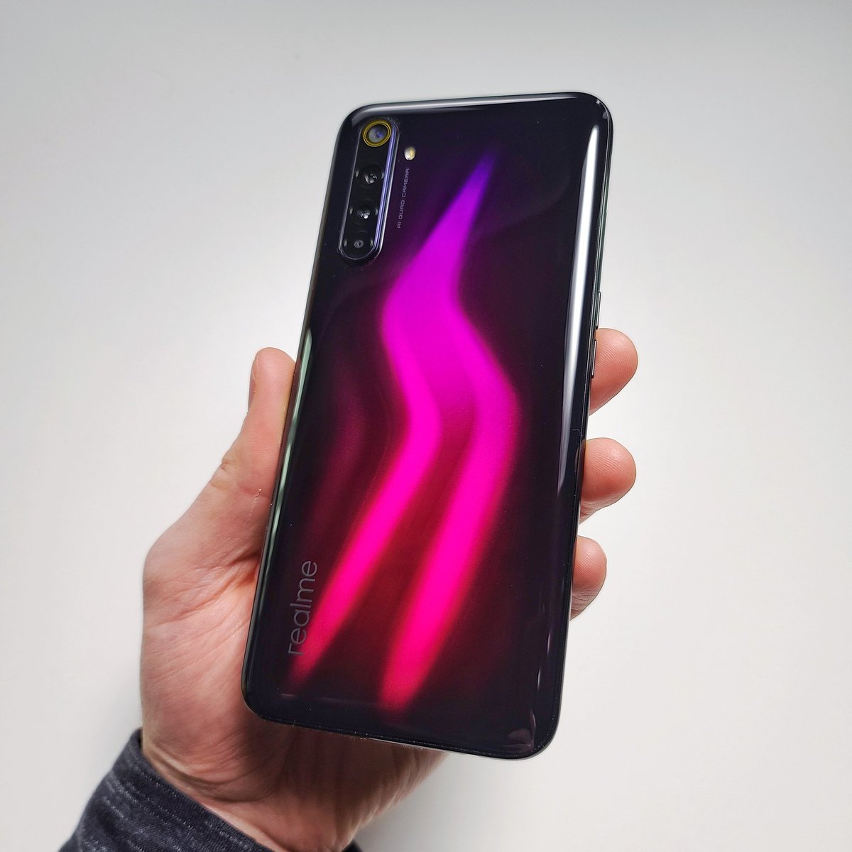 UnboxTherapy's tweet image. Whoa.