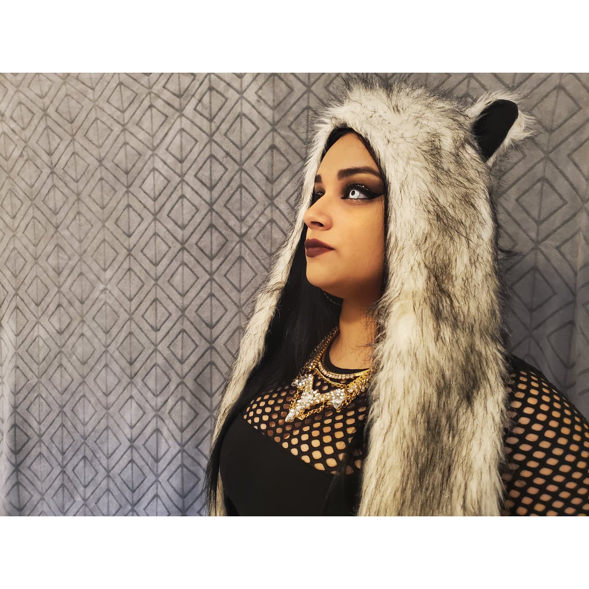 LVaroneza's tweet photo. I questioned reality, I did not want to predict. The truth was the end and your fight to get out.  The needle stopped at two, I can't wait for everything to start again #yomequedoencasa #stayathome  #varonezawolf  #bethewolf #luchalibre #wrestling #puertorriqueña #alwaysalphawolf https://t.co/3RvdlKXUW4