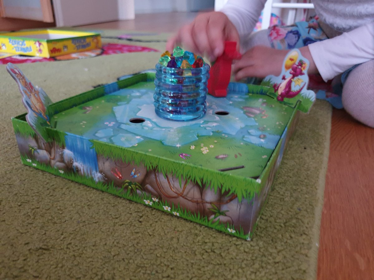 bkmann140679's tweet photo. #StayAtHome und spielt mehr Kinderspiele. 
Zum Beispiel das tolle #Funkelschatz
#HABA #KiSdJ https://t.co/wjDY2WVqO9