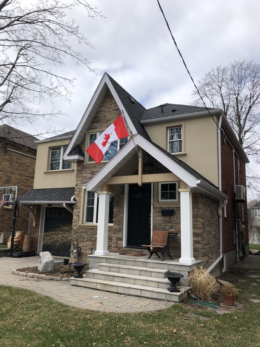 harvsr's tweet photo. @canadianpoli Today is a great day to make #everydayisCanadaDay.  Show your pride. Put out your Canada flag now. https://t.co/qP5wsimsXK