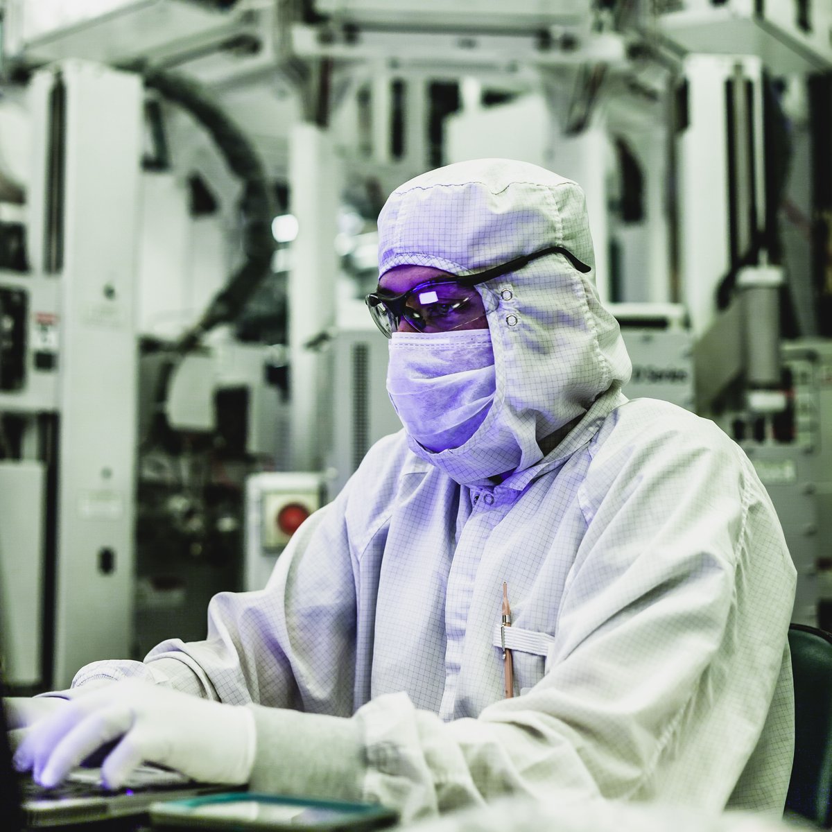 cropjohn's tweet photo. Meet four Capital Region manufacturers running at full tilt as much of the economy hibernates amid #COVID19PANDEMIC
https://t.co/sODLLqAJX3
#espeymfg @GLOBALFOUNDRIES @EnvironmentOne @GGGranola @CEG_NY https://t.co/g7dwwrlOIg
