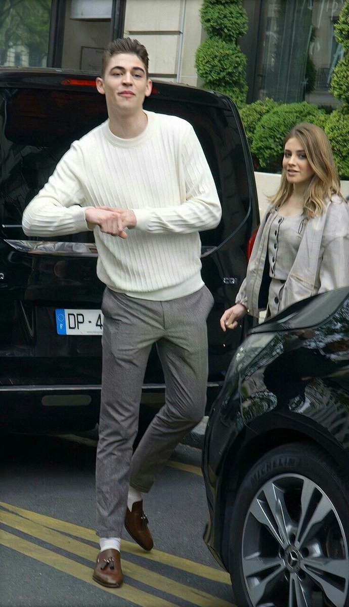 Hero and his ostrich legs A thread