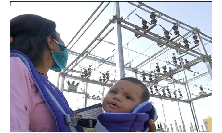 Anil5's tweet photo. Salute to Ms Pragati who works in Kolar electric substation, which feeds electricity to Kolar area in #Bhopal comes with her 6 month child, not only supports &amp; feeds her but gives her best to her work. Thank you ji. Respect @ChouhanShivraj @CMMadhyaPradesh #SaluteCOVID19Fighters https://t.co/W2WtZEUOm8