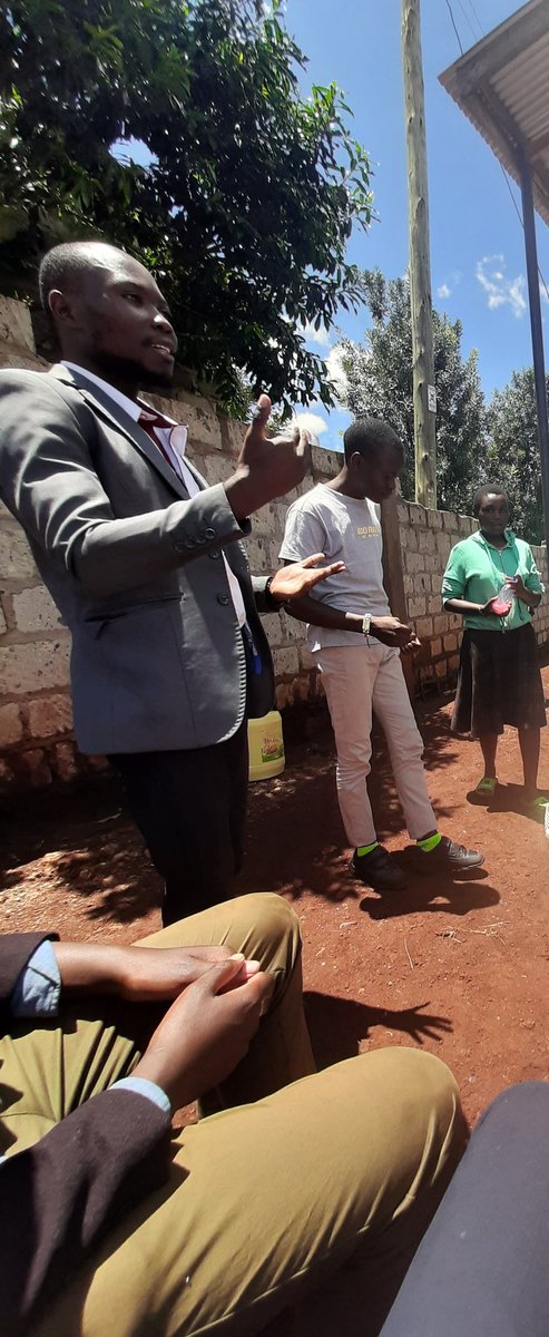 salimmrashid's tweet photo. #EmployDegreeNurses,  we are up again. In the meantime we are at the frontline by teaching the vulnerable groups on hand hygiene and other #COVID2019 preventive measures to the vulnerable groups and donating liquid hand wash @NYC_YouthVoice @RoySasaka @MOH_Kenya @citizentvkenya https://t.co/4QtsOOe2MC