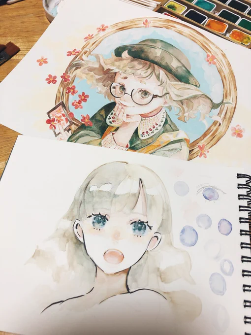 水彩を練習しはじめた時の絵が出てきたので並べてみた!
下の絵が大体3〜4年前くらい。 