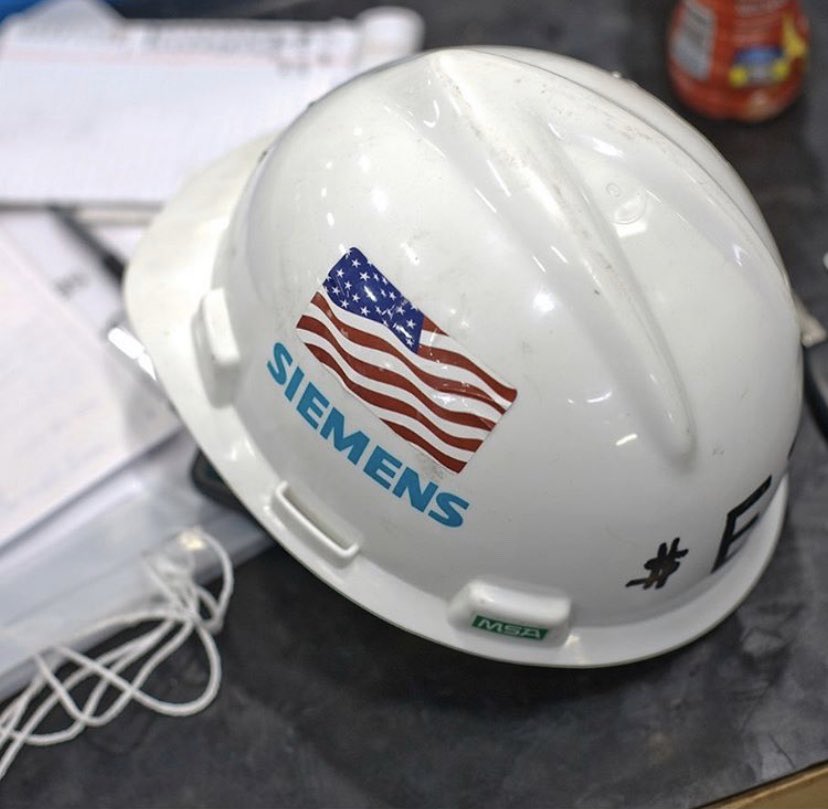 dave_hop123's tweet photo. As we enter a new week I want to thank @SiemensInfraUSA team for the work you do to serve our customers across critical business and infrastructure.  Especially our front line employees &amp; factory workers.  Our customers are counting on us and you are coming through.  Thank you! https://t.co/wFAxL2rQiq