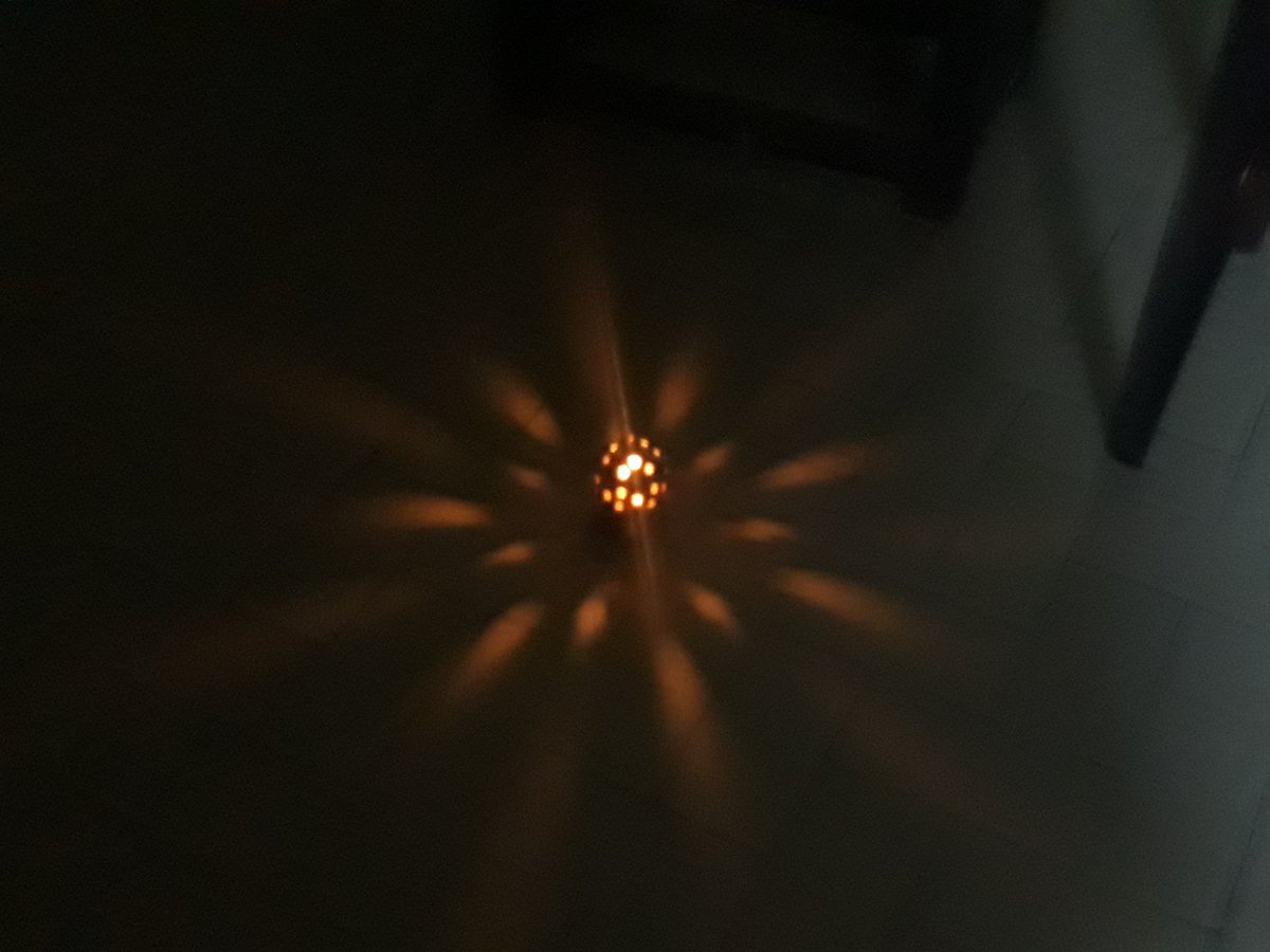 saturnsatya's tweet photo. Get ready to light the lamps of hope, unity, optimism, power, good health, happiness, solidarity, prosperity and courage at 9pm today for 9 minutes. #9pm9minutes #9pm9mins https://t.co/7dIZXIgIjq