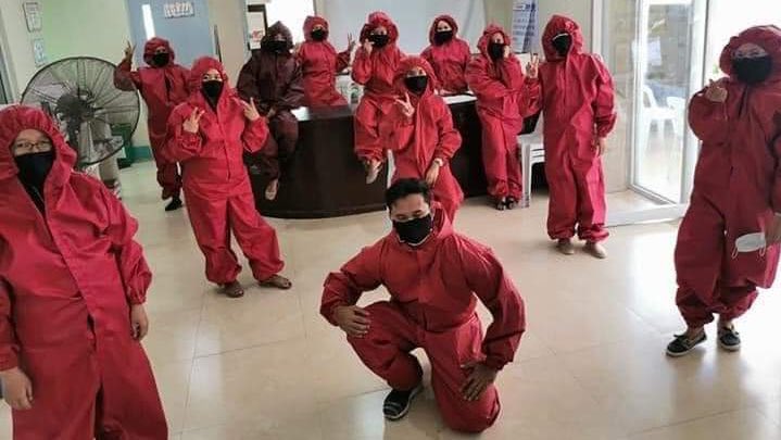 Another young Ilonggo designer, Ram Silva, created PPEs inspired by the hit  @netflix show “Money Heist” Batò Iloilo!  #LaCasaDePapel  #MoneyHeist  #Netflix
