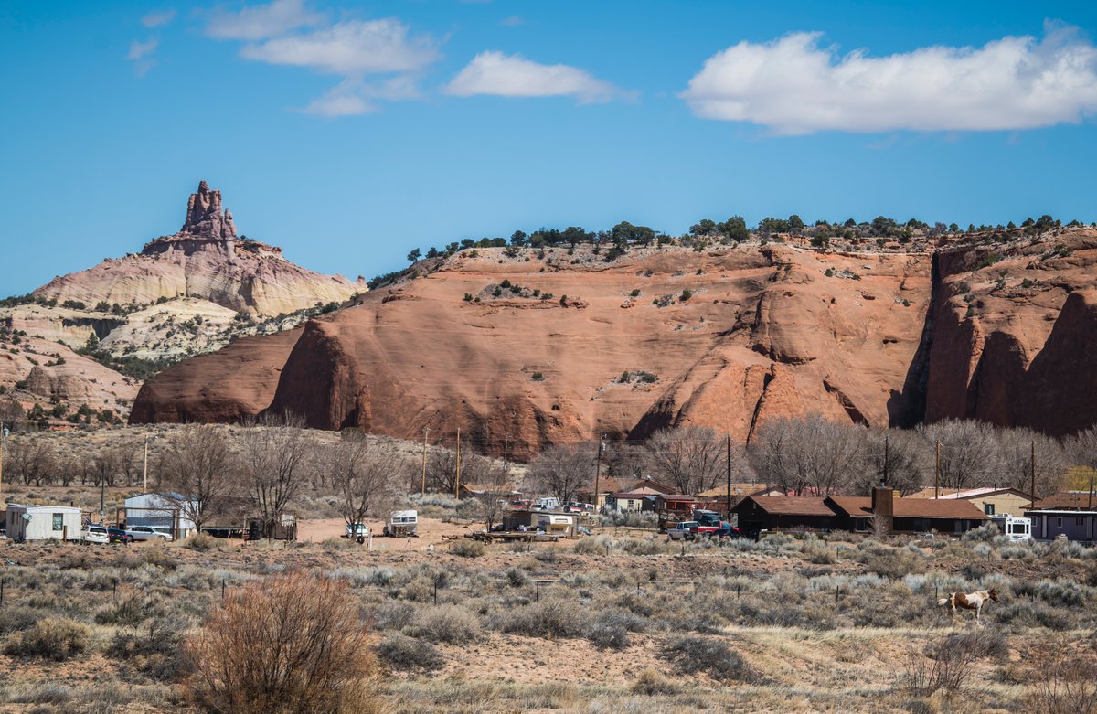 rosalesquique's tweet photo. Navajo Nation sees spike in COVID-19 cases https://t.co/drP6RueIRD Story by @EliseKapNM @theresa__davis and @robbrow photos by yours truly. #NavajoNation #NM https://t.co/g8FB1M7jih