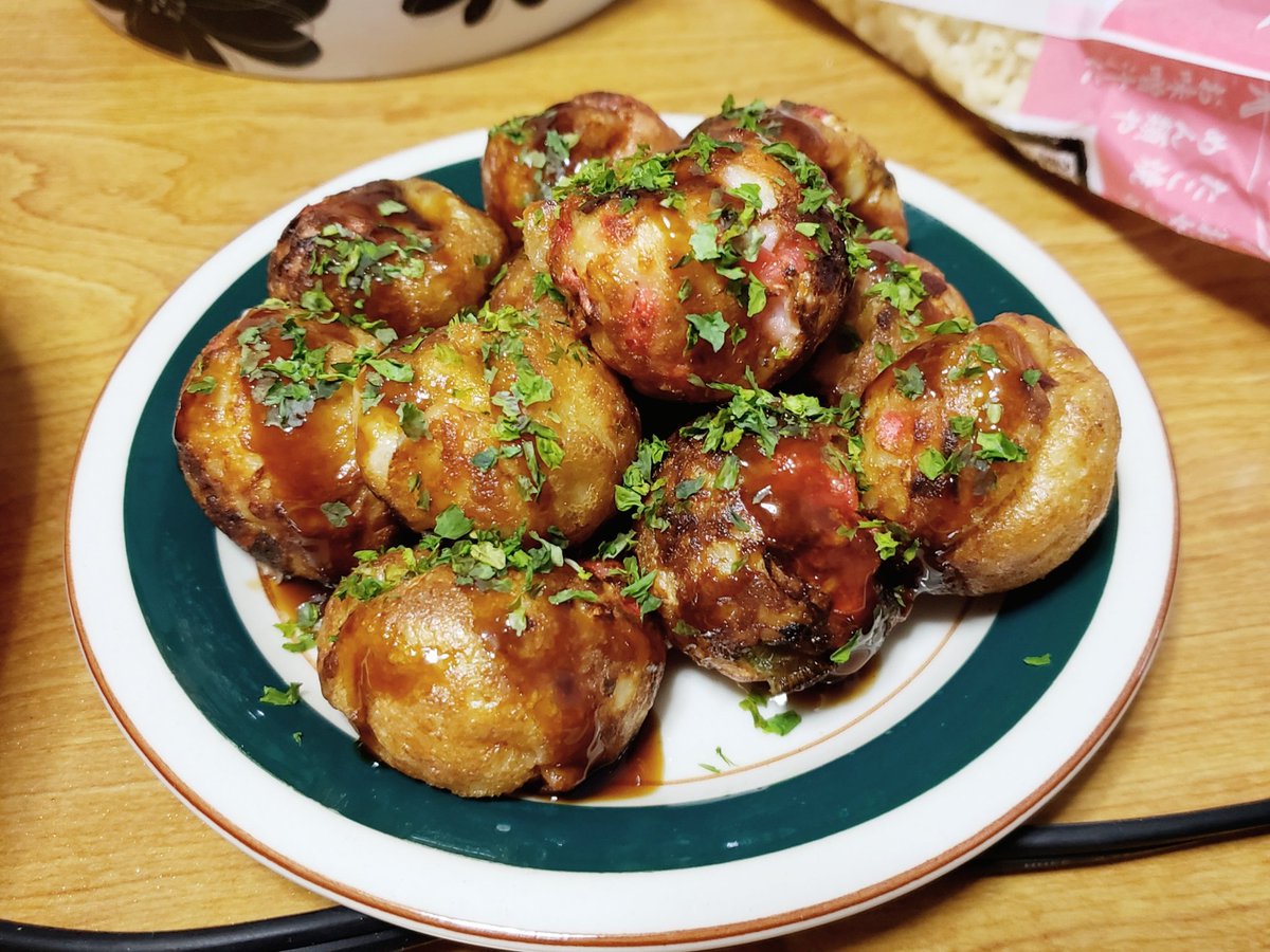 みのるん 徳島市長選の速報見ながら 家でタコ焼きコロコロ タコ高いからシーフードでw 今回選挙行ってて良かったゎ 今夜はいつもより酒がウマい たこ焼き タコパ ひとり 選挙 速報 徳島市長選 投票