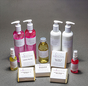 PerfumeStudioUK's tweet photo. COVID-19: our website is still open 🧼 - https://t.co/mMoXp8Gdj7 https://t.co/5VliTqsMG2