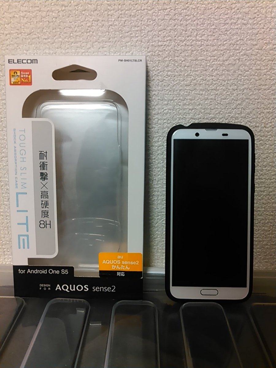 サキノセ スマホバンドはキャン ドゥ 100均 で入手 リングと違って 特に冬場 手袋をしながらでの手持ちに最適 ちなみに接着時の両面テープは クルマのエンブレム貼り付けに使われる超強力な仕様なので 接着本番前の位置決めはしっかりと マスキング サキノセ スマホバンドはキャン ドゥ 100均 で入手 リングと違って 特に冬場 手袋をしながらでの手持ちに最適 ちなみに接着時の両面テープは クルマのエンブレム貼り付けに使われる超強力な仕様なので 接着本番前の位置決めはしっかりと マスキング