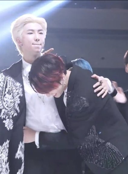 luv :) 𝘑𝘒 | 🐰🌙 tweet media