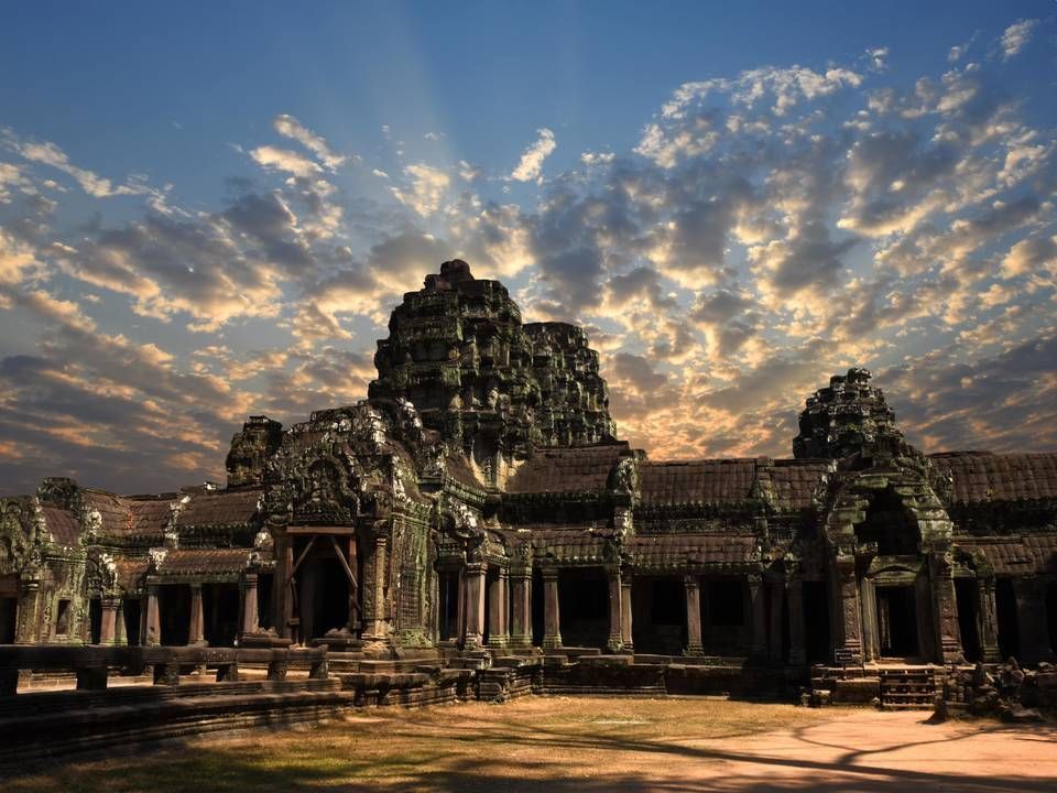 seyhas1's tweet photo. https://t.co/flAc6O8fJs
Angkor Wat #Sunrise Tour @vrsrsiemreap| #RetweeetPlease &amp; #folowmeback #tt #ttot #TravelTuesday #travelblogger #cambodia #vacation #holidays https://t.co/L7DH5oTRHq