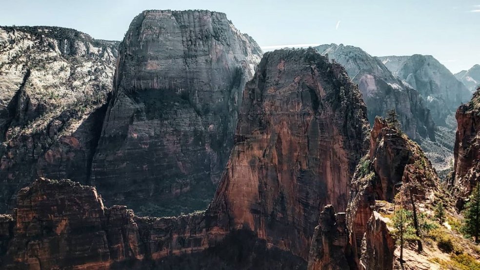 10Adventures's tweet photo. A stunning image from Zion National Park, taken by @mountain.habits.
^
^
^
^
^
^
^
^
#mountains #hiking #hike #inspiration fpr the future #zionnationalpark #nationalpark #rei #optoutside #idhikethat #canyons #hikinglifestyle #travelgram #nationalparks #usa #usaparks https://t.co/HMxH7Swl6E