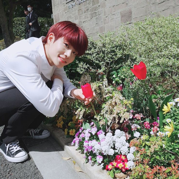 Arohas thirsty for Red hair Myungjun? A small thread;