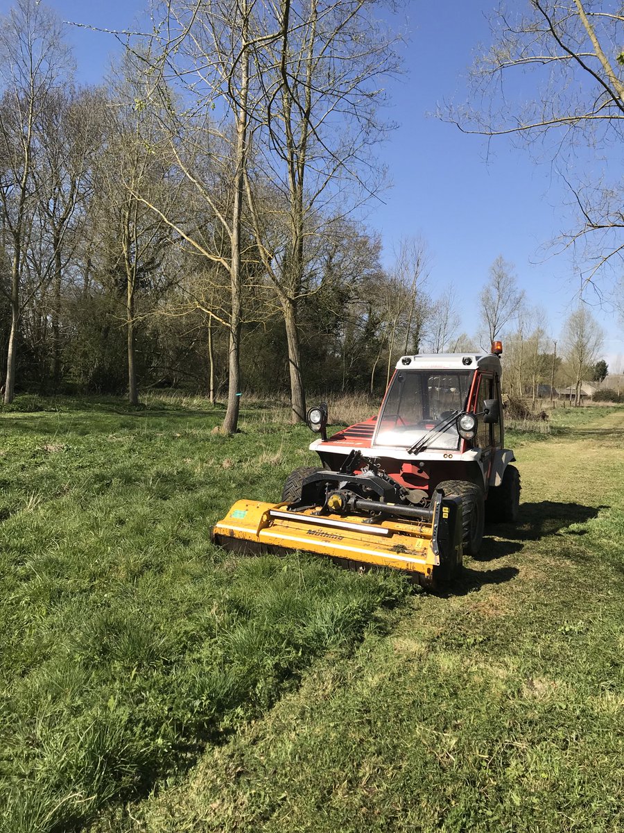 ltd_pg's tweet photo. Lovely day for cutting the meadow with the #ReformH5X and #Muthing https://t.co/trHsj8sPuA