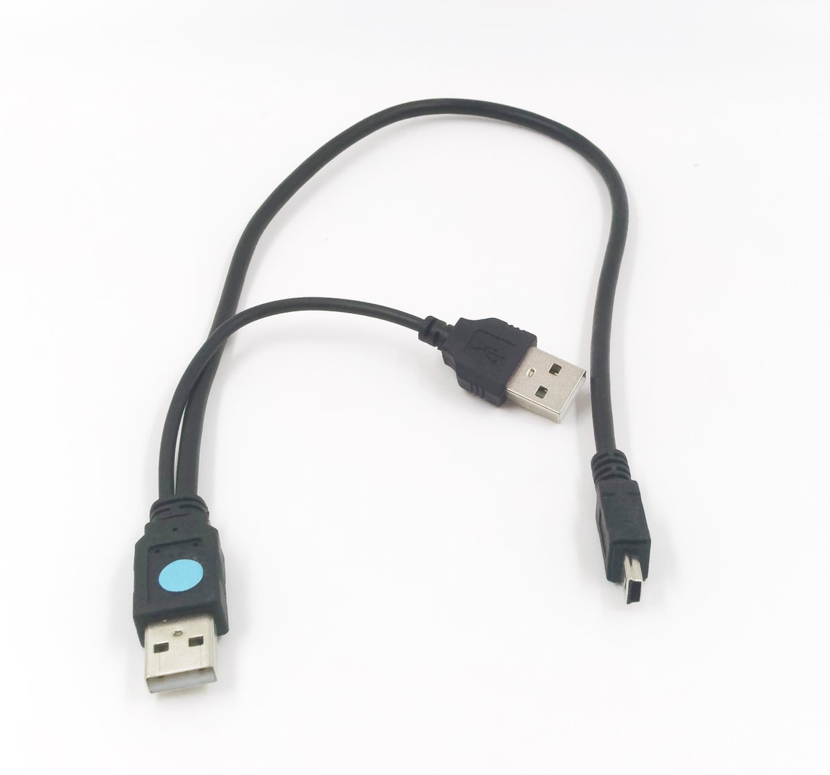 Et les rallonges bizarres. Mini USB (mâle) vers header sur la carte mère. USB vers "barrel" pour alimenter. Deux USB vers Mini USB pour les vieux HDD. Même chose en rallonge. Parce que l'alimentation par USB, c'est compliqué.