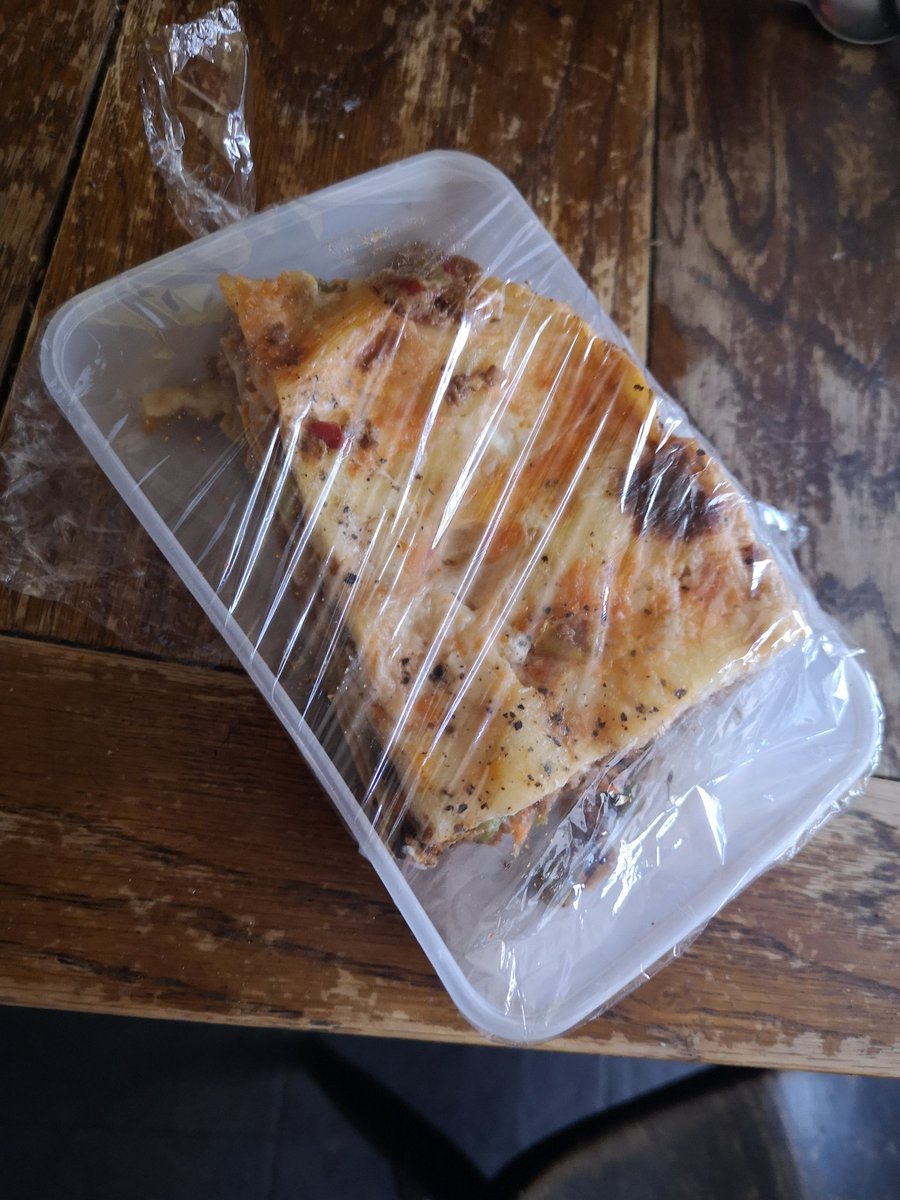 StrakerHair's tweet photo. #doorstepfoodswap lovely lasagne left on my #doorstep by my #neighbour.. Give it a go.. Nice to have a meal prepared! #swapsie #SundayThoughts #harlesden #london #nw10 #lockdown #BeKind #lovethyneighbour #Food #foodsharing #neighborhood #coronavirus xππ https://t.co/Bucp5J0DHx