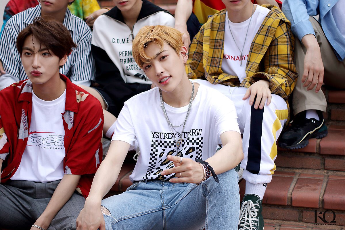 proof that hongjoong is the perfect size for your pocket ft. a pouty seonghwa
