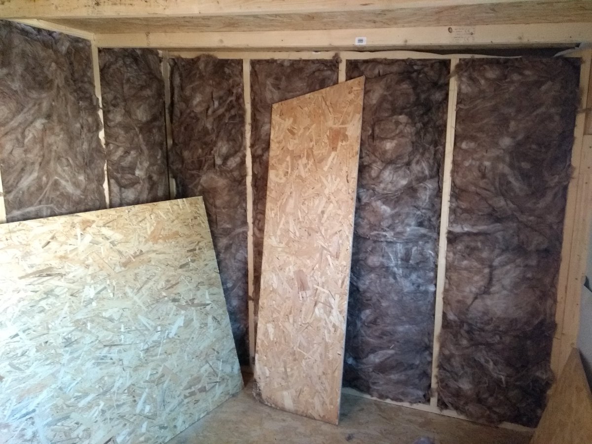 The workshop build is coming on nicely.  Now I'm insulating and boarding out.