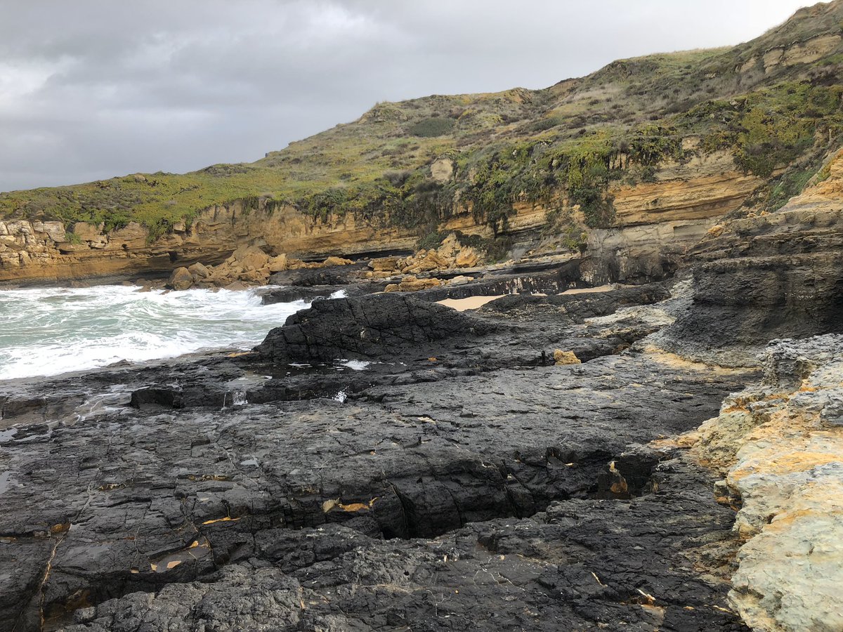 It looks like it is #GeologistsDay so I leave you with a sill intrusion on Cretaceous limestones